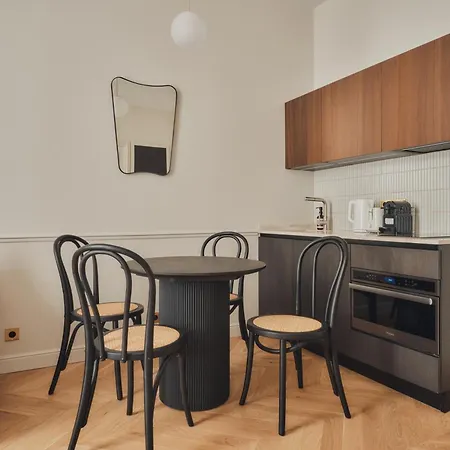 Aparthotel Nestay Sentier