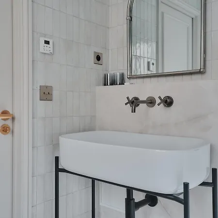 Nestay Sentier باريس