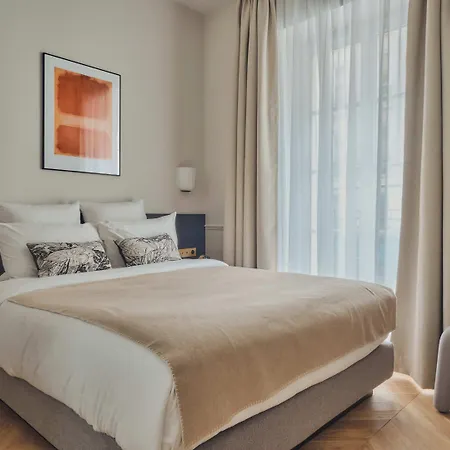 Nestay Sentier Aparthotel 4*