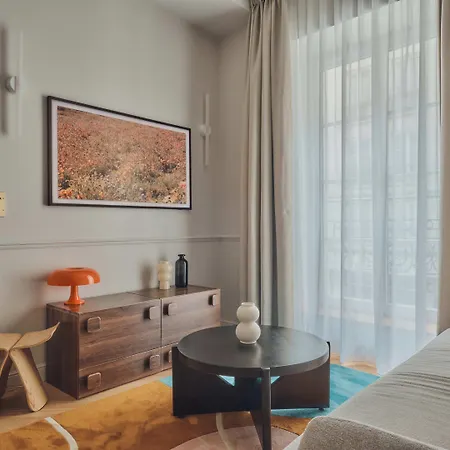 Aparthotel Nestay Sentier 4*