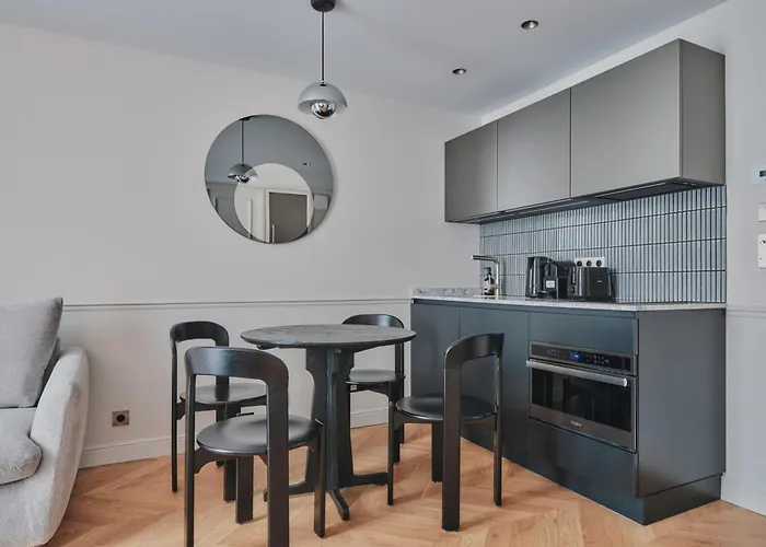 Aparthotel Nestay Sentier 4*