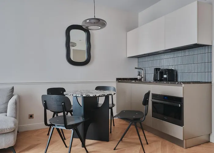 Aparthotel Nestay Sentier