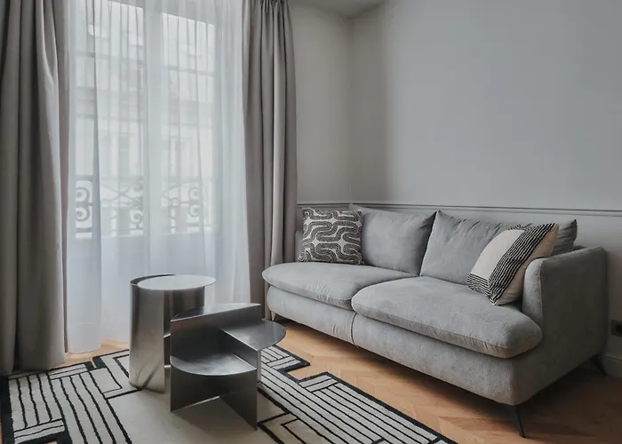 Nestay Sentier Aparthotel 4*