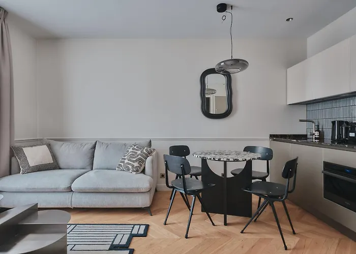 Aparthotel Nestay Sentier 4*