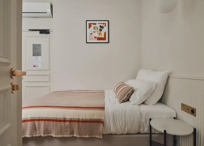 Aparthotel Nestay Sentier 4*