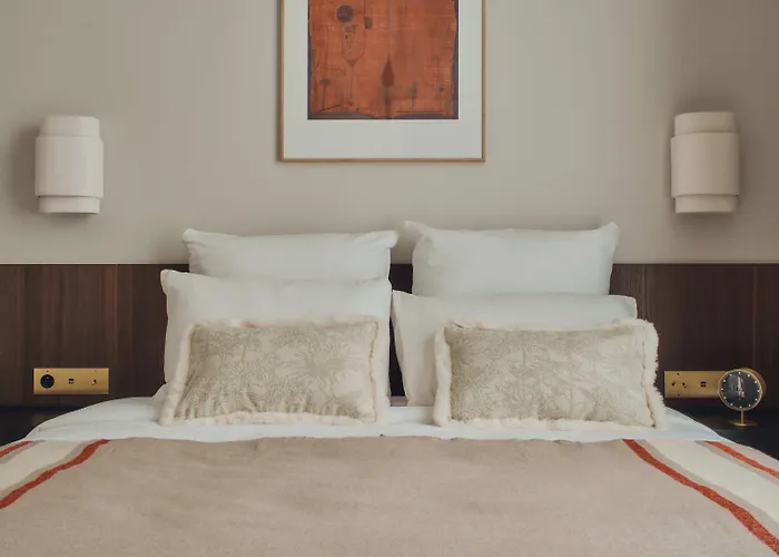 Nestay Sentier Aparthotel