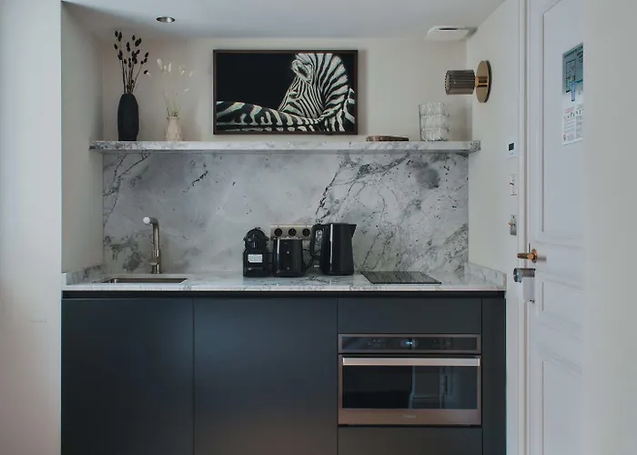 Nestay Sentier Aparthotel 4*