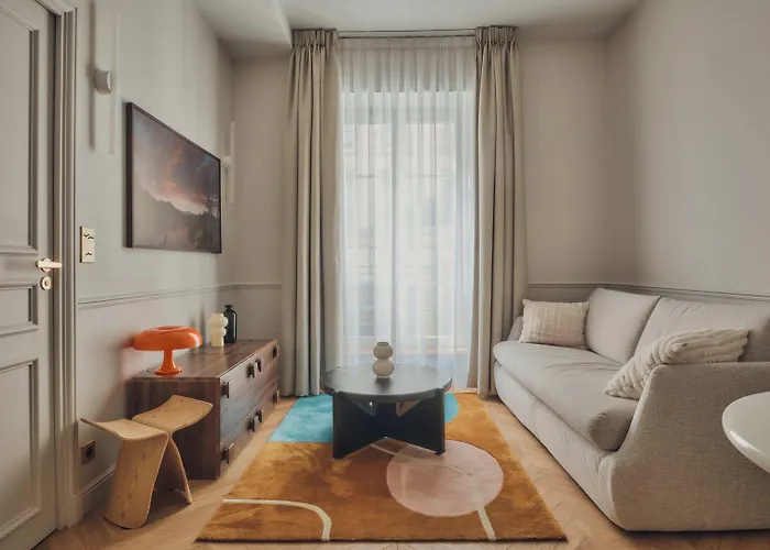 Aparthotel Nestay Sentier 4*