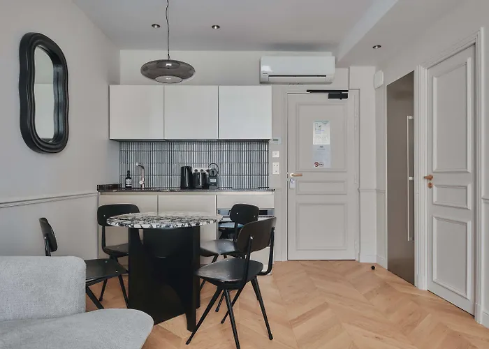 Aparthotel Nestay Sentier