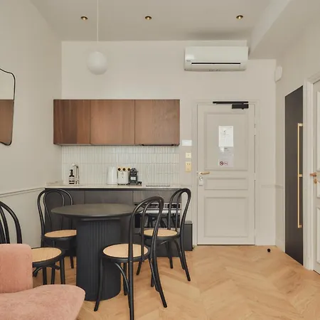 Apartmanhotel Nestay Sentier 4*